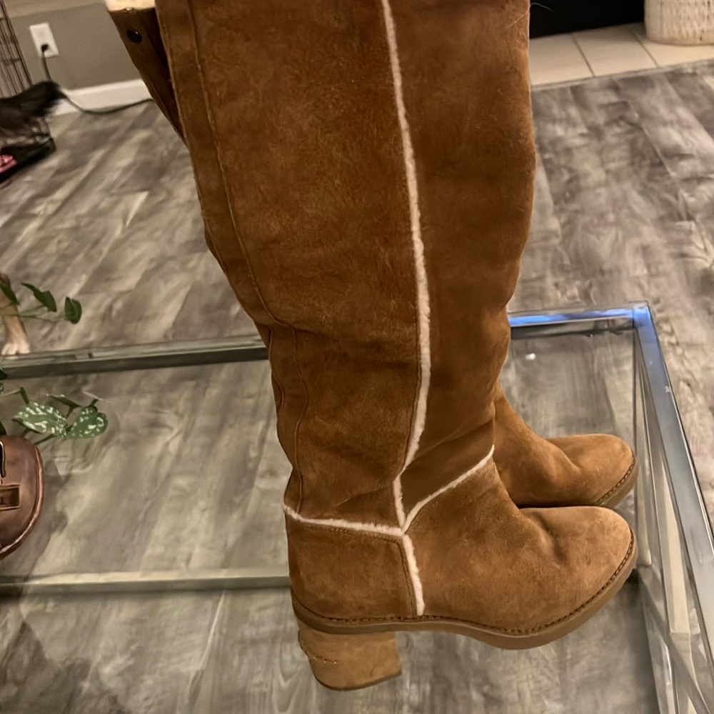 Ugg tall size 8 boots
